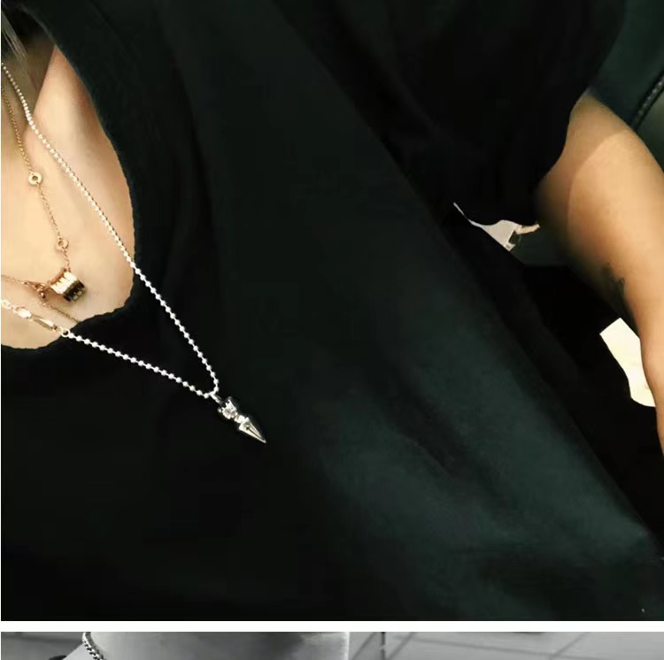 Ch*0me He**ts necklaces